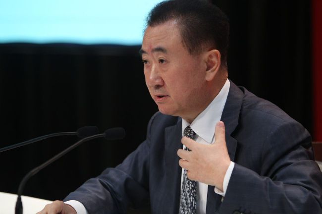 老管家虽然在金陵多年，但因为杜家毕竟也算身居高位，平日行事风格低调谨慎，所以他作为杜家在金陵的代表，相对也十分内敛。
